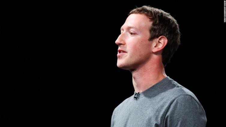 Zuckerberg salió a defender las publicaciones que niegan el Holocausto en Facebook