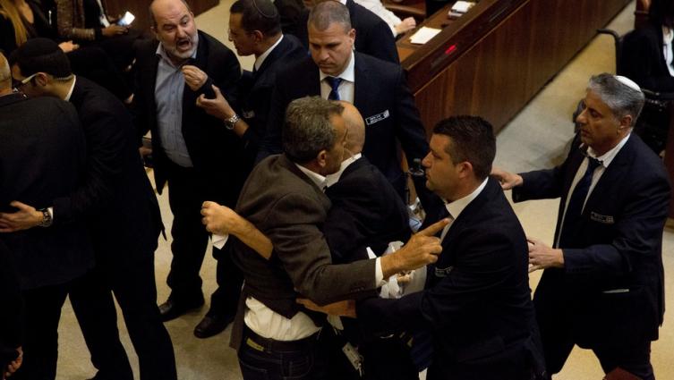 Israel dispara denuncias de racismo al consagrarse como 