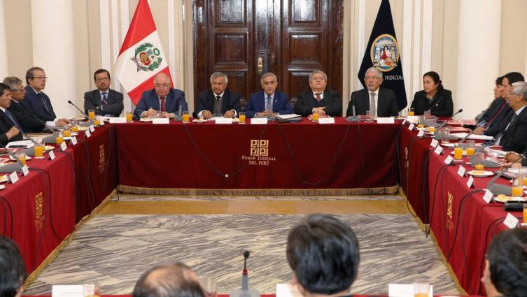 En medio de un escándalo, renunció el presidente de la Corte de Perú