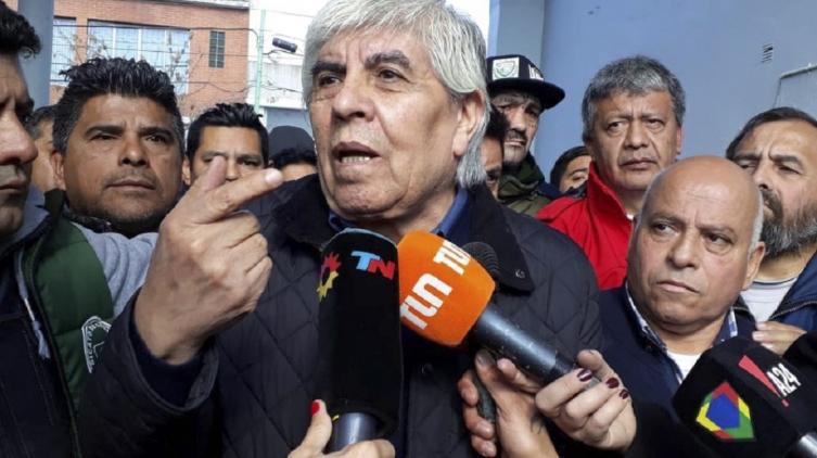 Crece la embestida del Gobierno contra Moyano: acelera el embargo a Camioneros