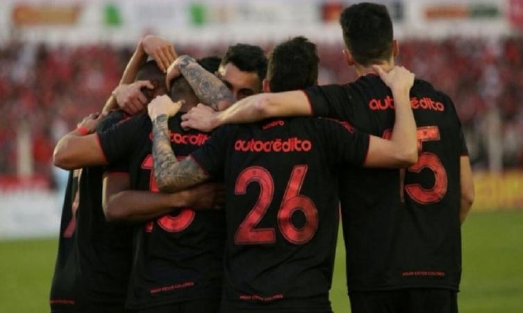 Newell ´s  goleó a CADU y avanzó a octavos de final