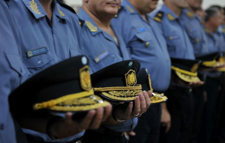 Suspenden todas las licencias en la Policía