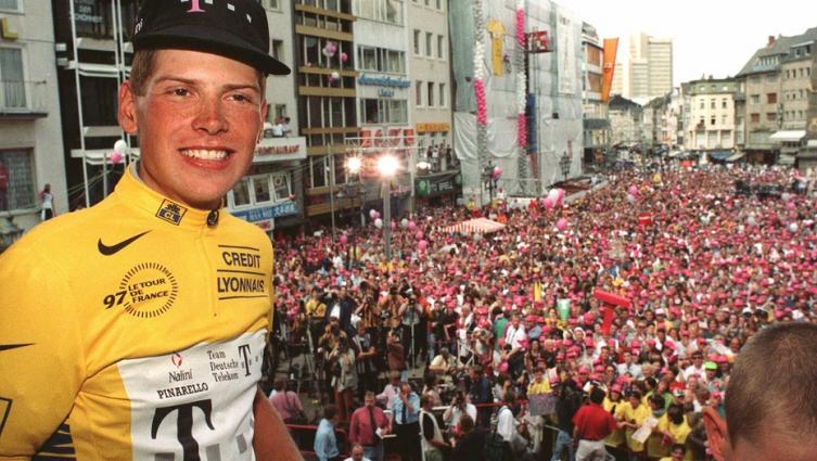 Detienen a un ganador del Tour de Francia por agredir a una prostituta