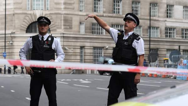 Londres: Un automovilista se estrelló contra el Parlamento británico