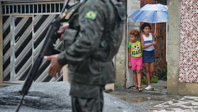 Río de Janeiro: las muertes durante operativos policiales aumentaron un 105% en julio