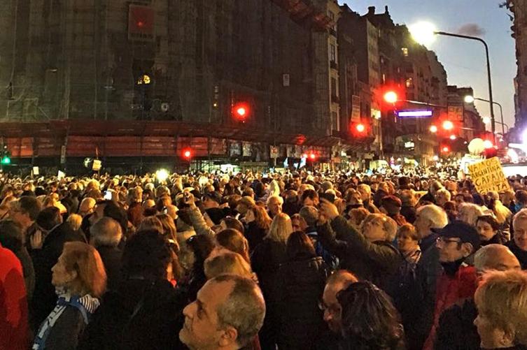 21A: multitudinaria marcha a favor del desafuero de CFK