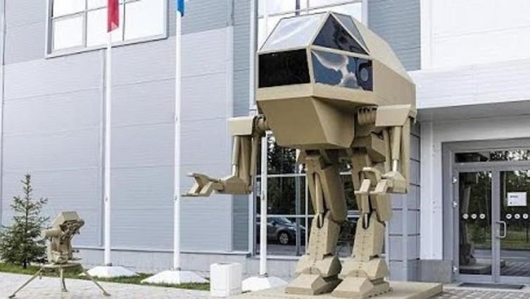 Un fabricante de armas ruso presentó un robot 