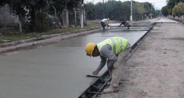Avanza el proyecto de pavimentación de 124 calles urbanas 