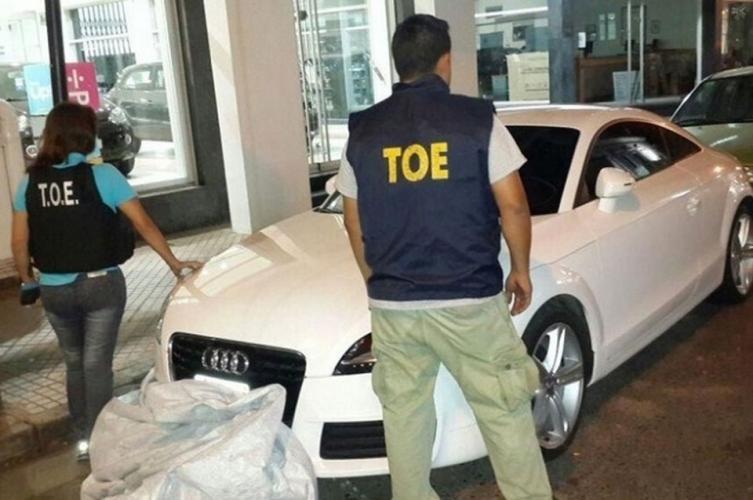 Subastan autos decomisados a delincuentes