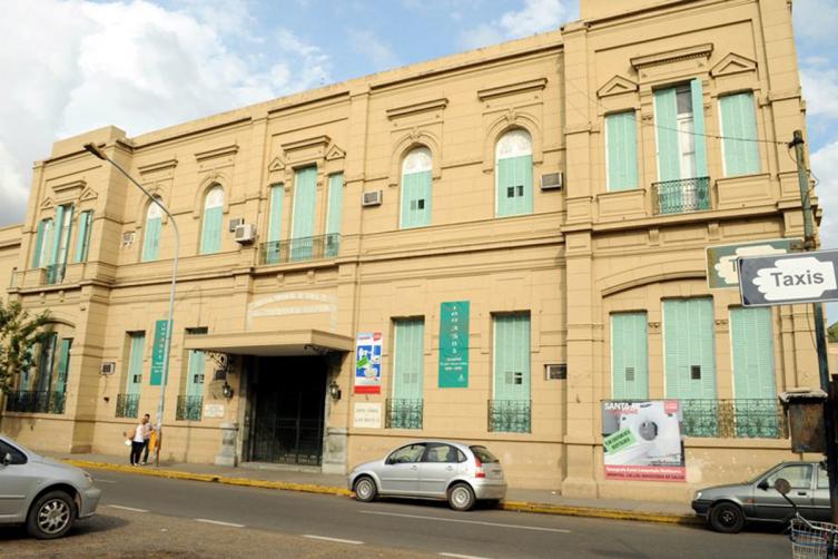 Mataron a un joven a puñaladas en barrio Centenario