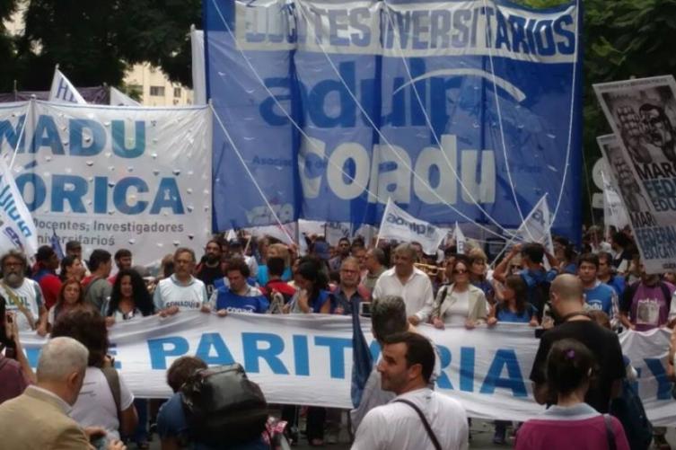 Crisis universitaria: el Gobierno recibe mañana a gremios docentes 