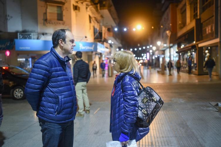 La Peatonal San Martín prueba su nueva iluminación led 