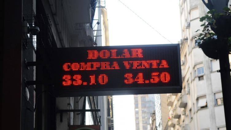 Por primera vez en la historia el peso argentino vale menos que el uruguayo