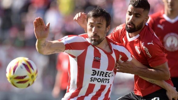 Estudiantes e Independiente igualaron en un partido intenso