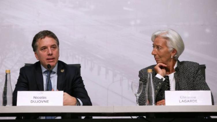 Dujovne presenta este martes ante el FMI el plan de retenciones y déficit cero