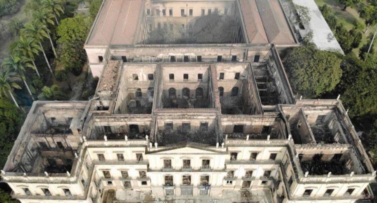Ira y tensión en Brasil tras el incendio que destruyó el Museo Nacional