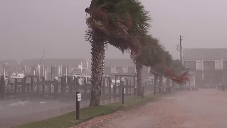 La tormenta tropical Gordon llegó a la costa de Estados Unidos