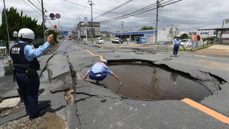 Fuerte terremoto en Japón, tras el tifón Jebi: 8 muertos