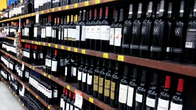 En un año la producción de bebidas se desplomó un 9% en julio