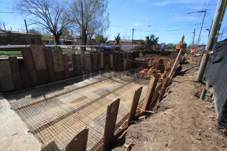 Desagüe Espora: Retoman las obras con normalidad