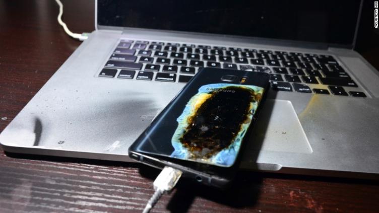 Por qué puede explotar la batería de una computadora o celular