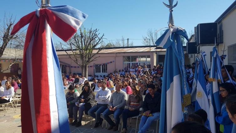 Borla entregó equipamiento para una escuela
