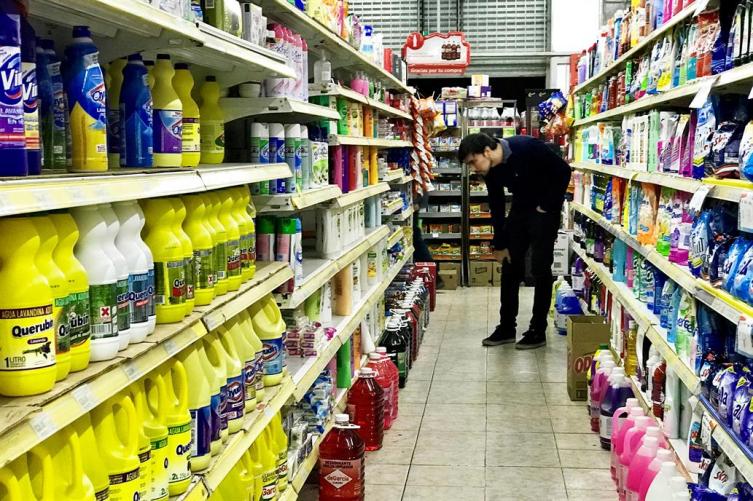 Bolsillos afectados: la inflación acelerada y sus impactos en la economía cotidiana