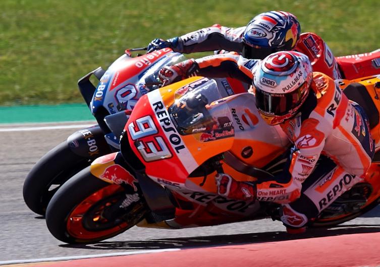 MotoGP: toque, polémica y furia en la primera curva con Marc Márquez
