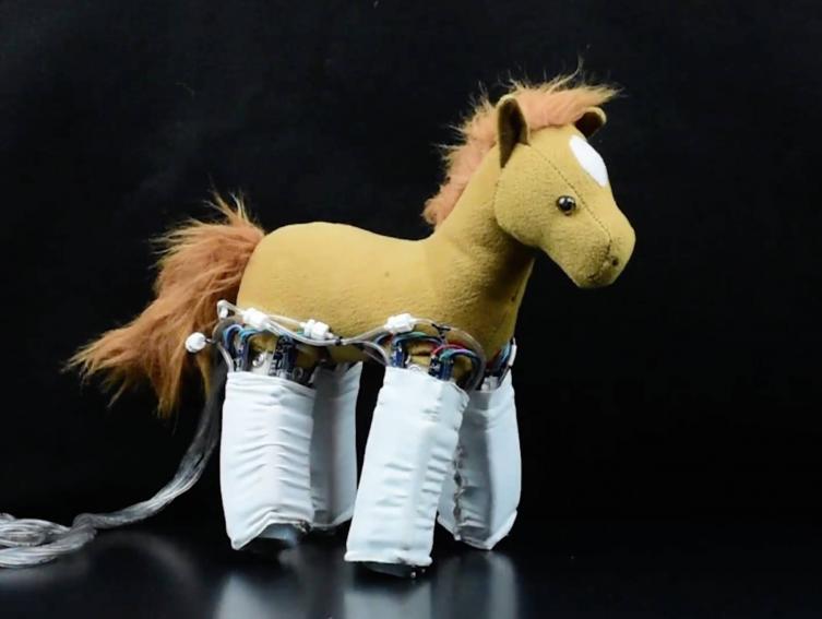 Así es la piel artificial que puede transformar objetos en robots