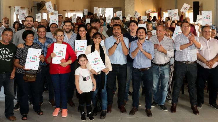 La provincia entregó 53 escrituras a familias