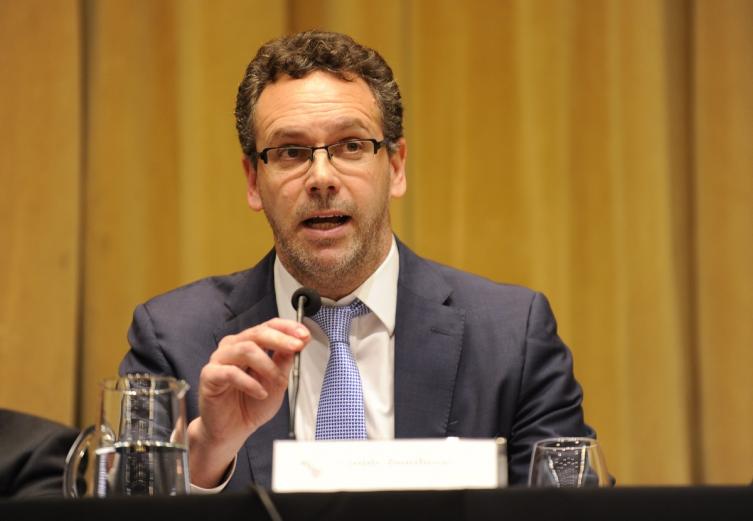 Guido Sandleris confirmó que el Banco Central sólo intervendrá cuando el dólar baje de $34 o supere los $44