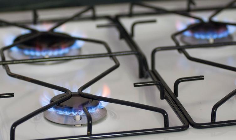 Gas: El Gobierno eliminó los descuentos por menor consumo y recortan la tarifa social