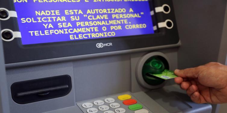 Pago de haberes a los agentes provinciales 