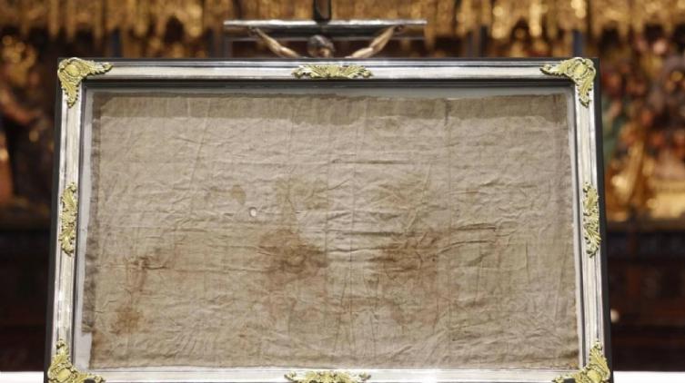 Italia: Luego de 21 años, reabrió la Capilla del Santo Sudario