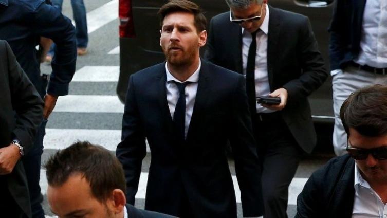Denunciaron a Leo Messi, su padre y un hermano por evasión fiscal