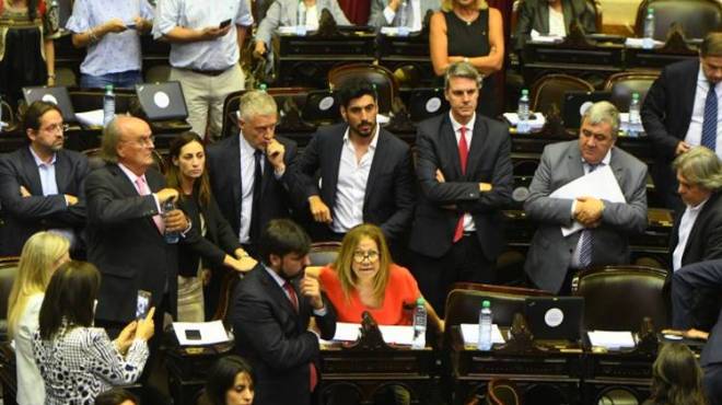 Diputados piden una sesión especial para derogar la cuota extraordinaria de gas