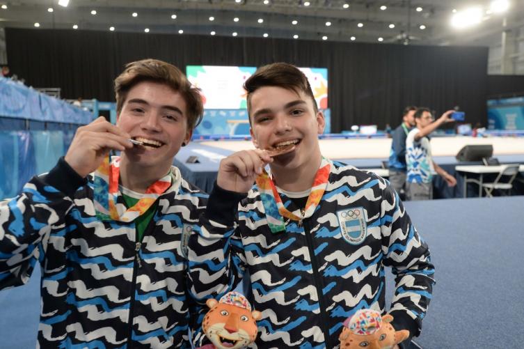 La gimnasia por equipos aportó dos medallas más para los chicos argentinos