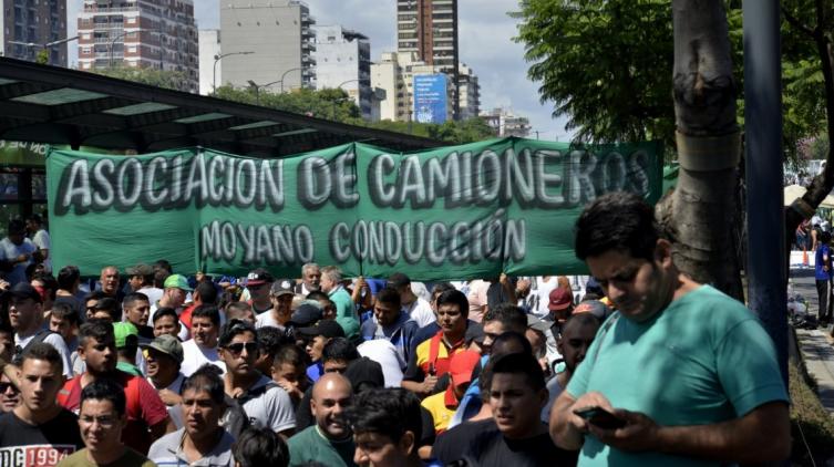Camioneros marcha por paritarias