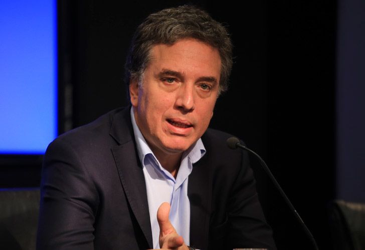 Dujovne tuvo que admitir lo que ya todos sabían: este año caerá el salario real
