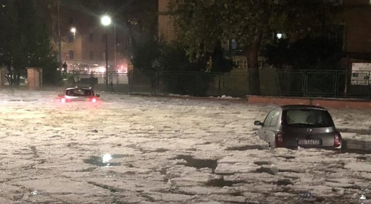 Roma quedó bajo el agua y en medio de hielo