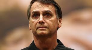 Con una leve baja, Bolsonaro sigue liderando las encuestas