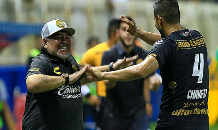 Los lujosos premios que Maradona prepara para el plantel de Dorados si continúa ganando