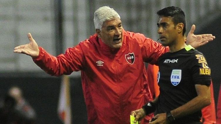 Omar De Felippe explotó: “Estoy cansado de que me metan el dedo”