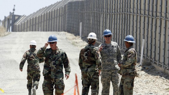 Envían soldados de Estados Unidos a la frontera con México