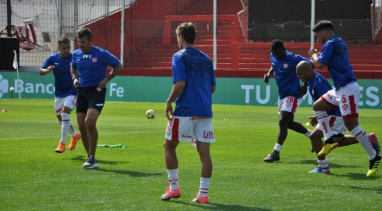 Los concentrados de Unión con un chico del club