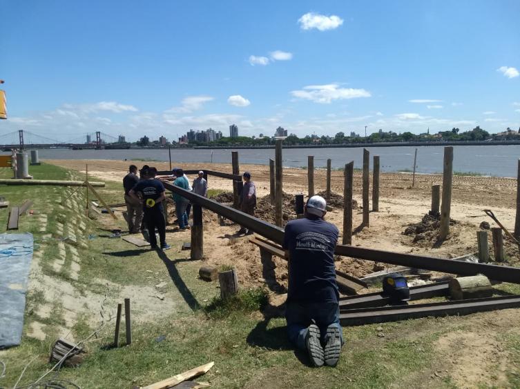 Playas: comenzaron a instalarse los nuevos paradores