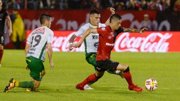Newell ´s lució mejor bajo la lluvia pero no pudo con Defensa y Justicia