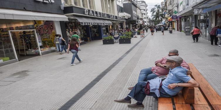 Los festejos comienzan con la presentación de la renovada Peatonal