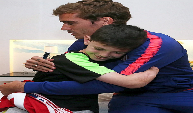 Atl. de Madrid le cumplió el sueño a Manu, el nene argentino que conmovió a Griezmann