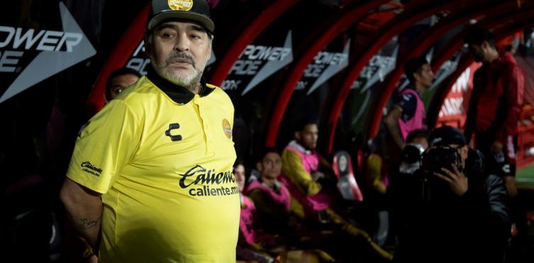 Maradona les pegó a Solari y a Scaloni: “No tienen espaldas para semejantes equipos”